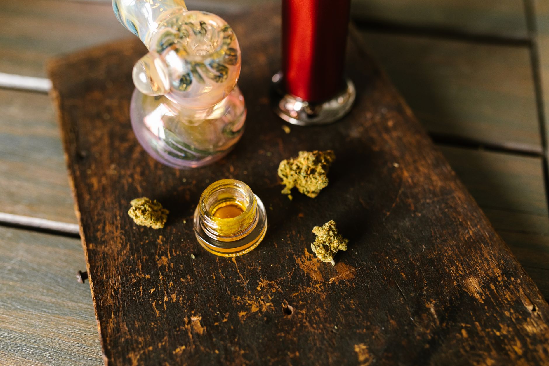 cannabis buds and dab